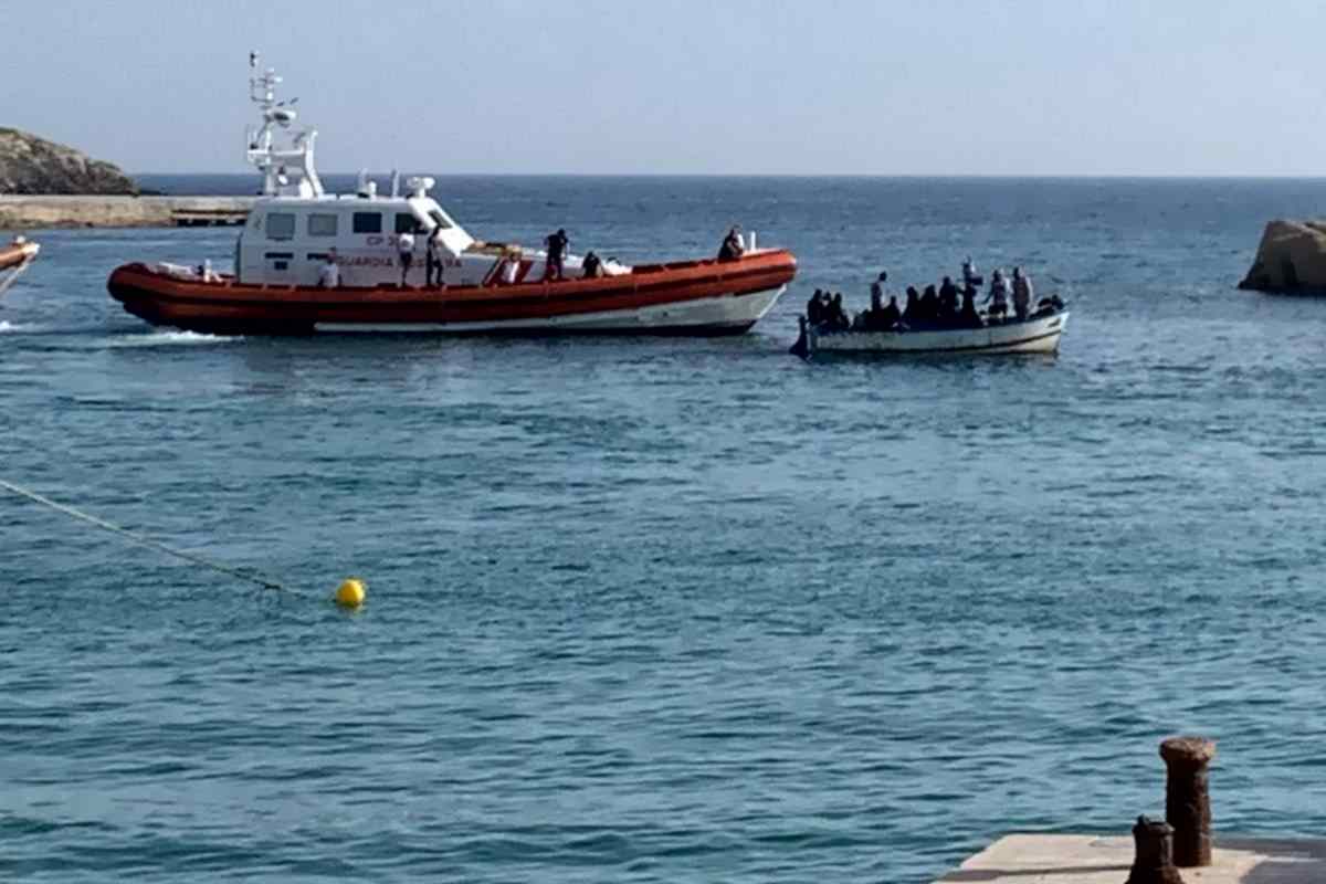 Lunedì 10 giugno un'altra imbarcazione di migranti sbarca a Lampedusa