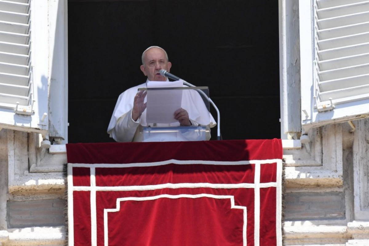 Papa Francesco ambientalista e umanitario nell'Angelus di inizio estate 2020