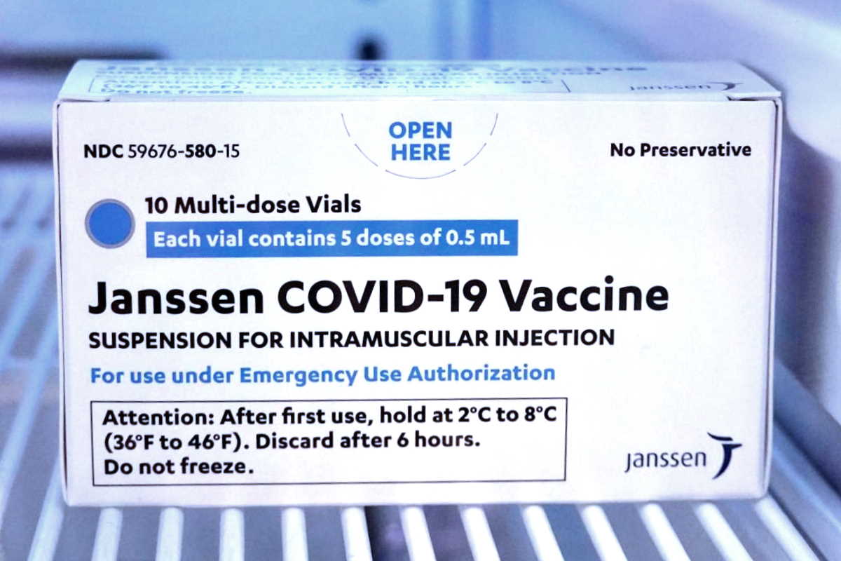 Lo stop al vaccino Johnson&Johnson ha bloccato l'apertura di due nuovi hub vaccinali nel Lazio
