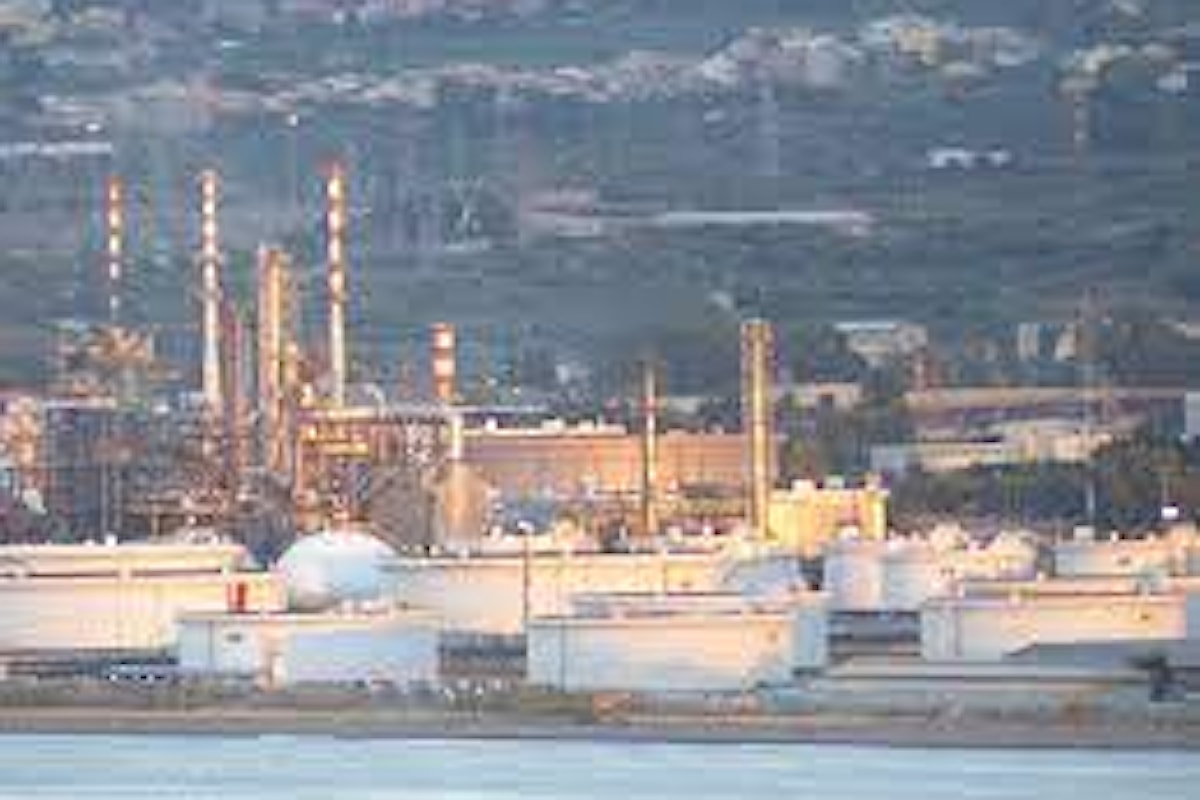 Milazzo (ME) - L’opposizione chiede Consiglio straordinario per il futuro della Raffineria