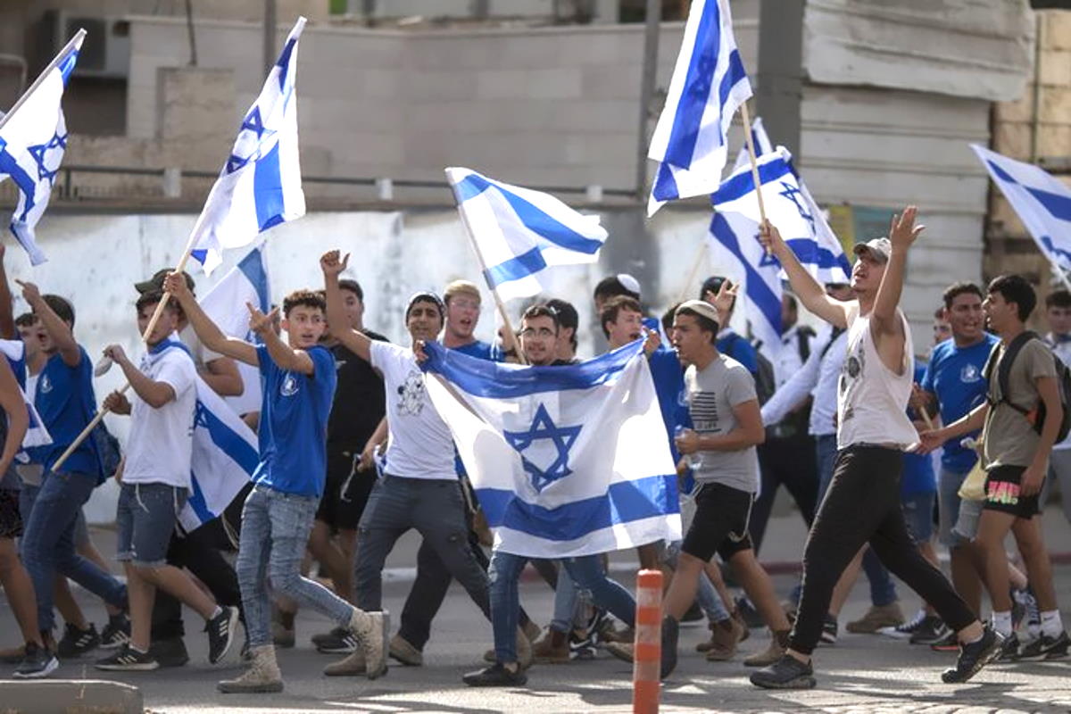 La marcia della bandiera, ennesima provocazione a dimostrazione dell'apartheid in atto in Israele