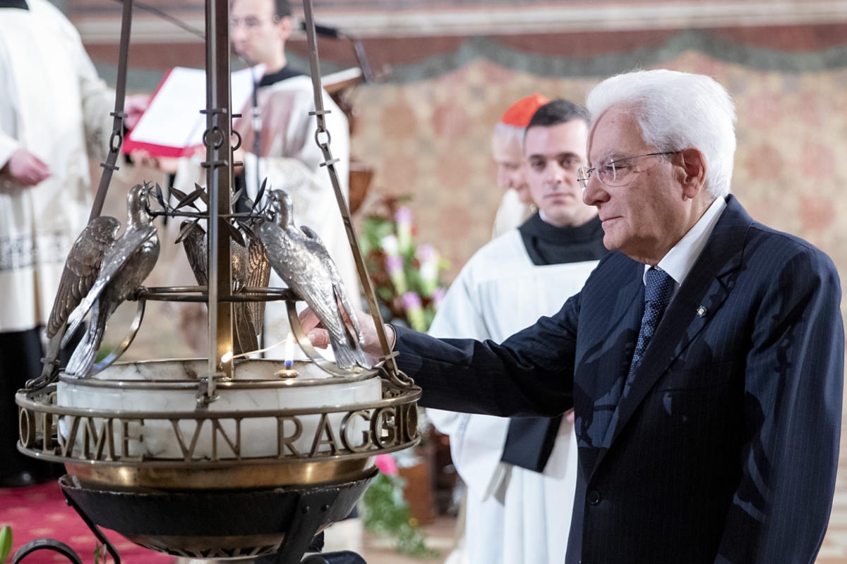 Mattarella ad Assisi per la cerimonia di accensione della Lampada di San Francesco. Ecco cosa ha detto