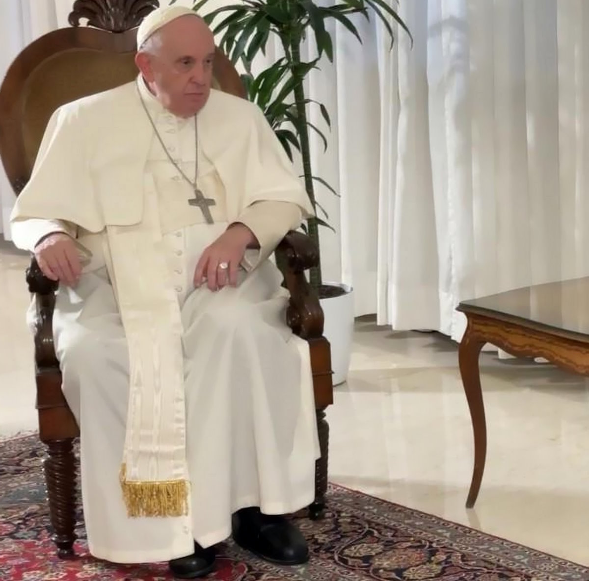 Papa Francesco alla RSI: in Ucraina si combatte la III guerra mondiale: le grandi potenze sono tutte invischiate