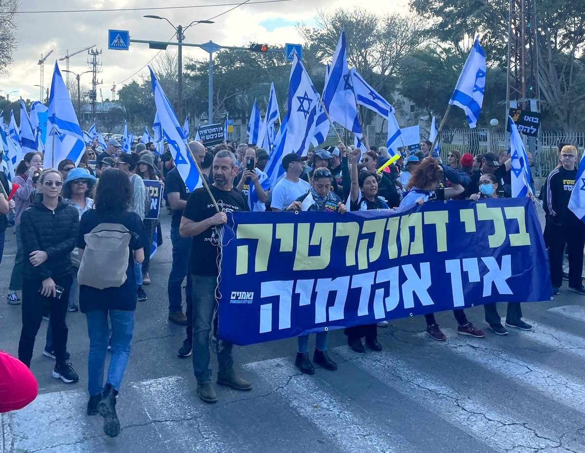 Secondo giovedì di protesta in Israele mentre Netanyahu giunge in Italia