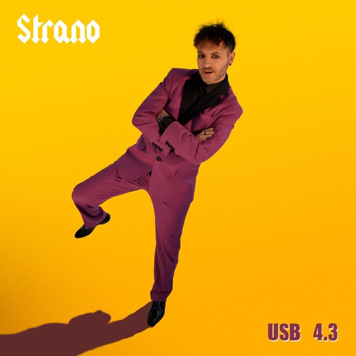 “USB 4.3” è il primo album del cantautore Michele Perri, in arte STRANO