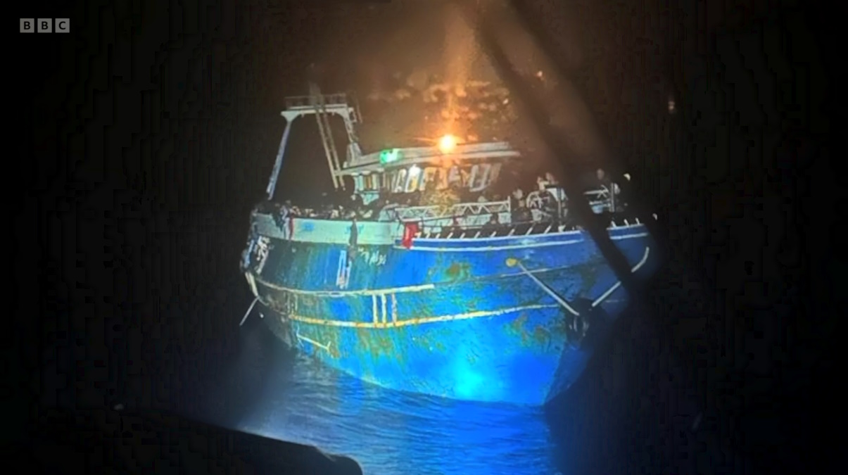 Un'inchiesta dimostra quanto sia poco credibile la ricostruzione fornita dalla Grecia sul barcone rovesciatosi al largo di Pylos