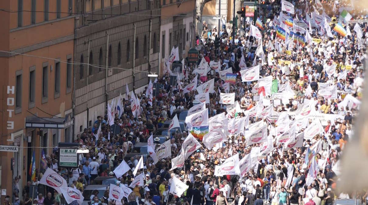 Schlein e Fratoianni hanno partecipato alla manifestazione organizzata dal M5s contro le politiche del governo sul lavoro