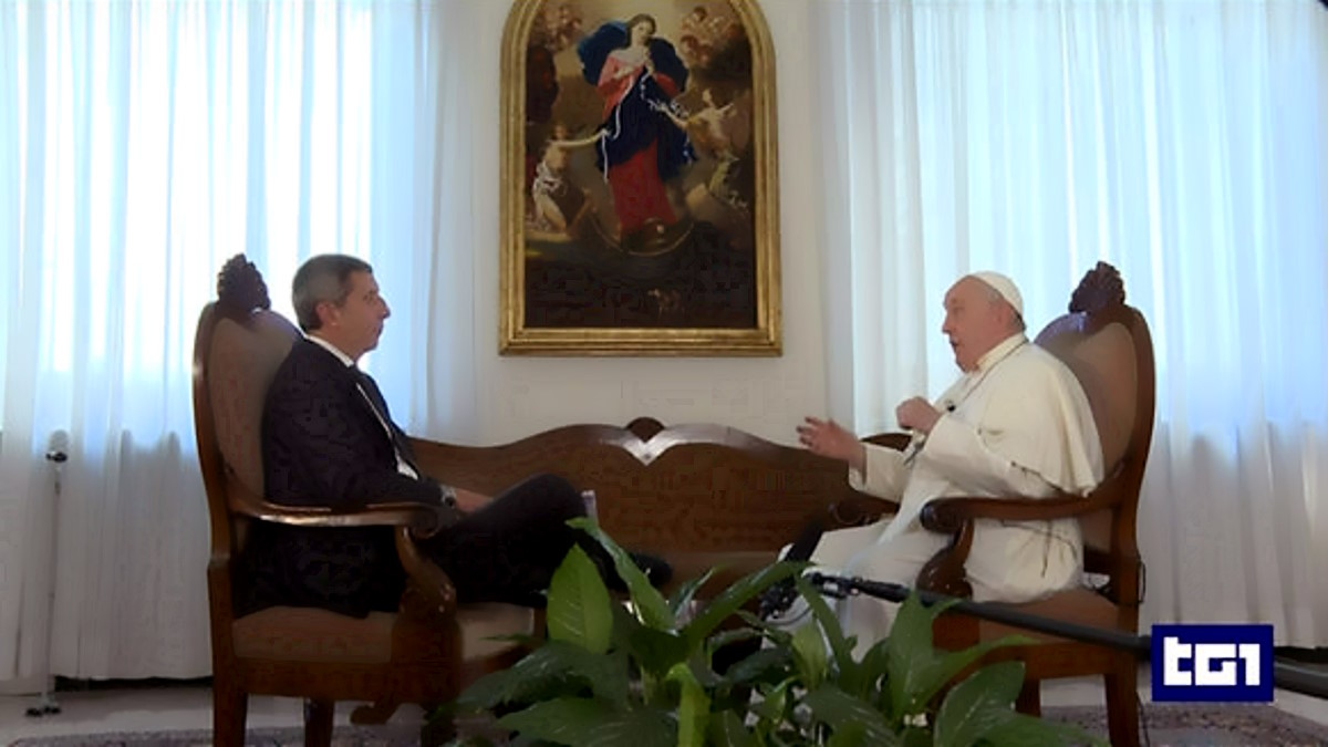 La risposta del Papa all'intervista su Rai Uno elude il dramma della Chiesa senza preti. Abolizione celibato e preti sposati questioni distinte