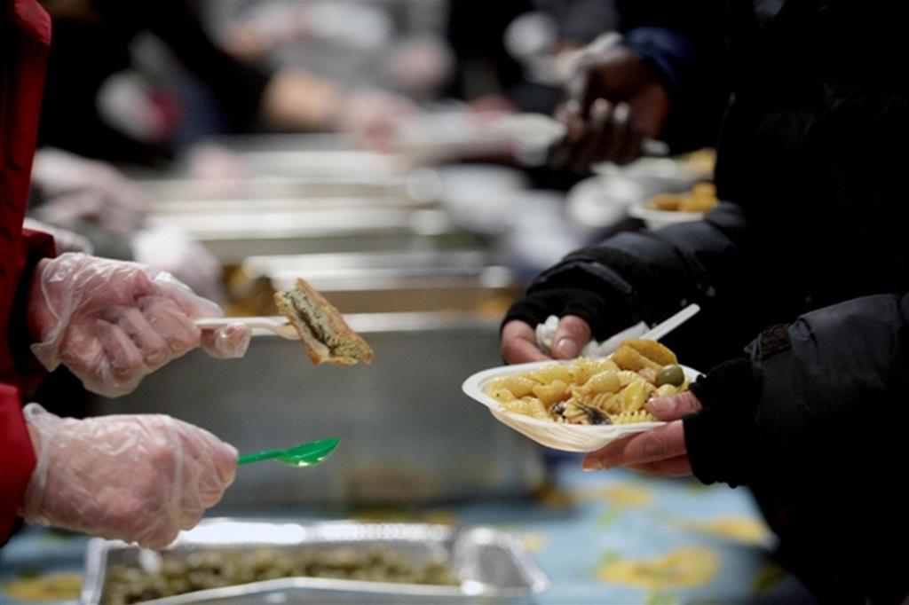 Palermo, la Compagnia del Vangelo lancia l’iniziativa “Aggiungi un posto a tavola. A Natale dona anche tu un pasto completo a un povero”