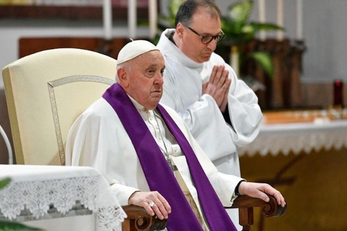 Papa: “Concediamo sempre il perdono a chi lo chiede. Rimettiamo il perdono al centro della Chiesa. Ma Bergoglio condanna ancora i preti sposati all'esilio