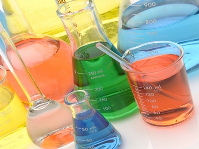 Mettiamo alla Prova la Comprensione della Fluidodinamica: Approccio HOTS Enigmatic per gli Studenti delle Scuole Elementari nel Campo della Fisica e della Chimica