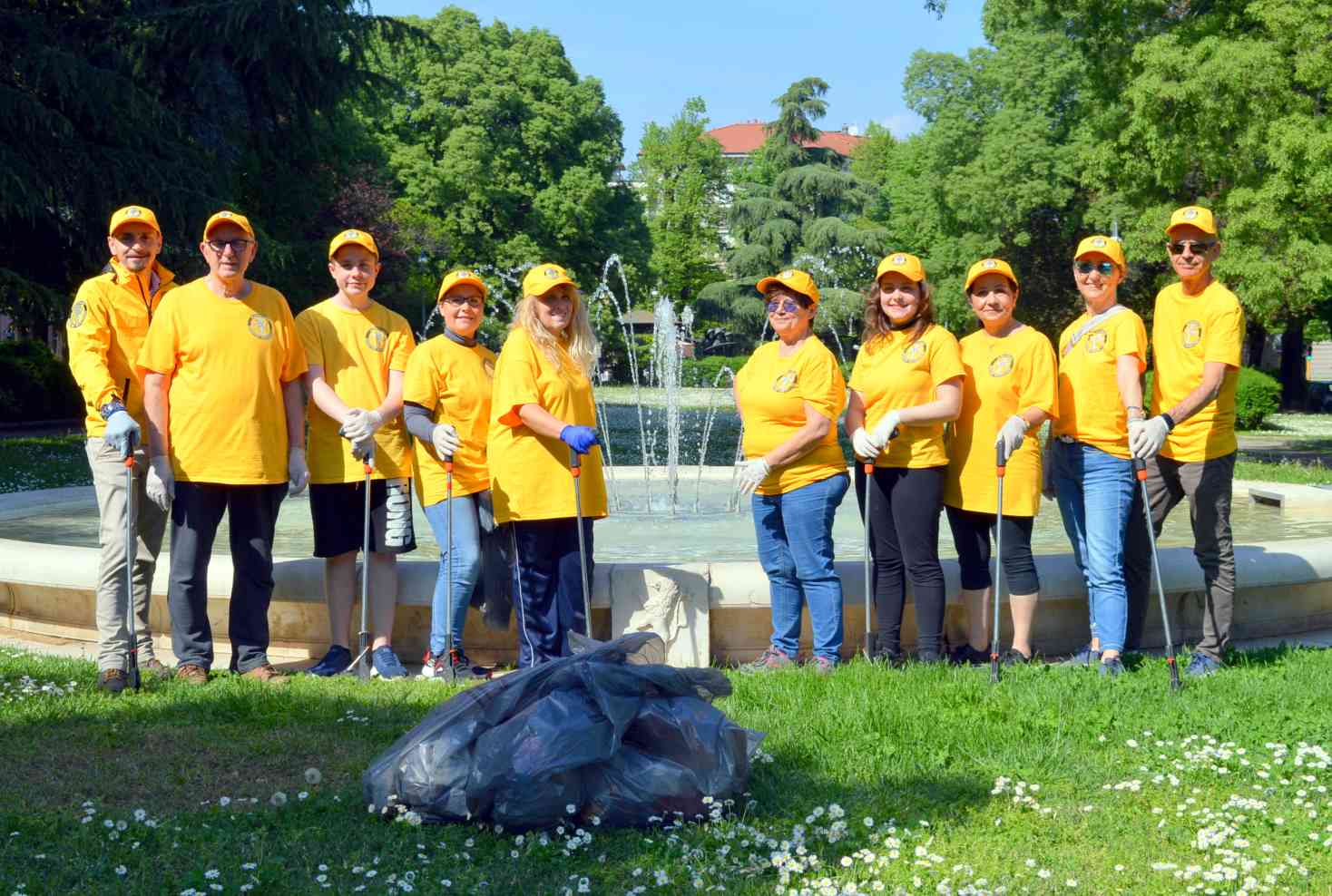 Brescia: volontari di Scientology al lavoro per una città più vivibile