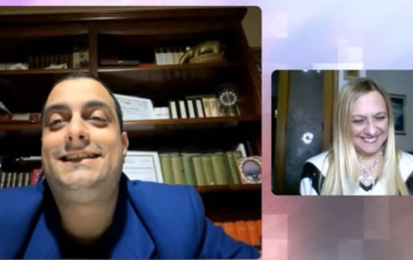 Giuseppe Cossentino superstar a Mi Amor: lo scrittore presenta il suo romanzo Passioni senza fine, tra storie, premi e successi senza confini