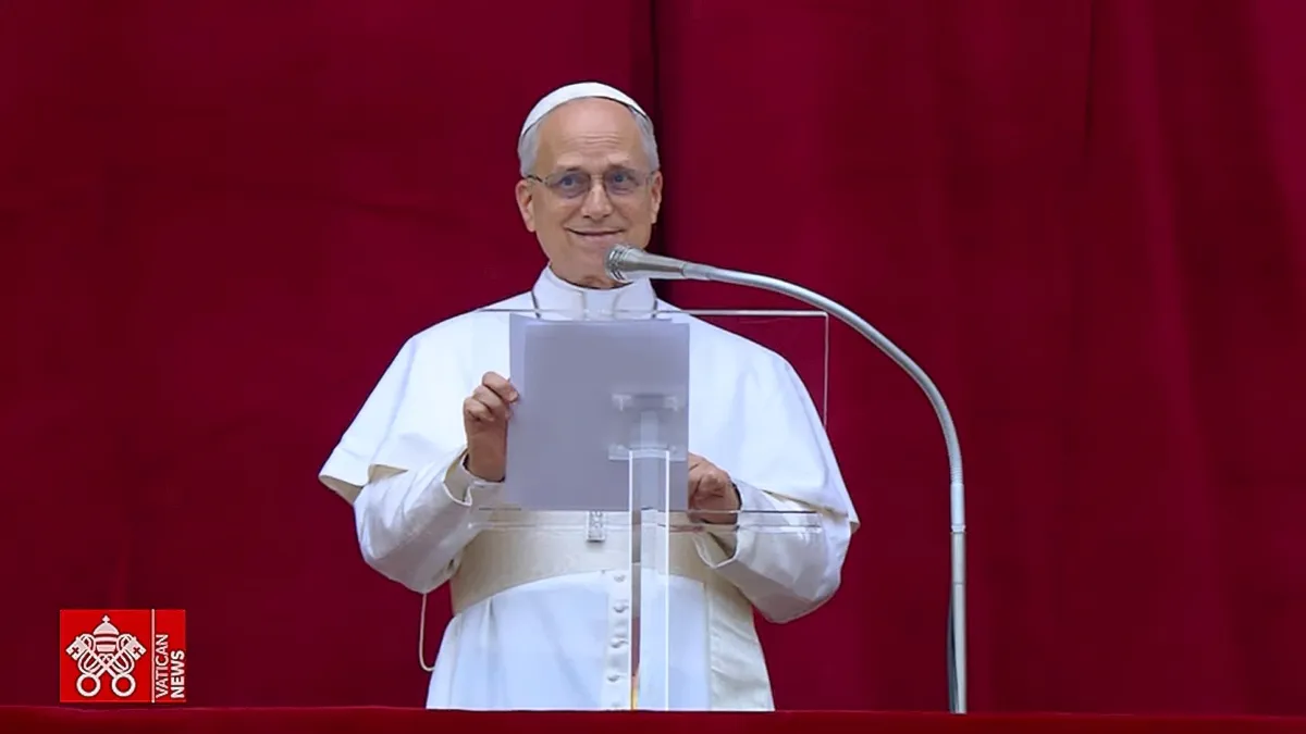 Una Piazza San Pietro gremita per il primo Regina Coeli del nuovo Papa