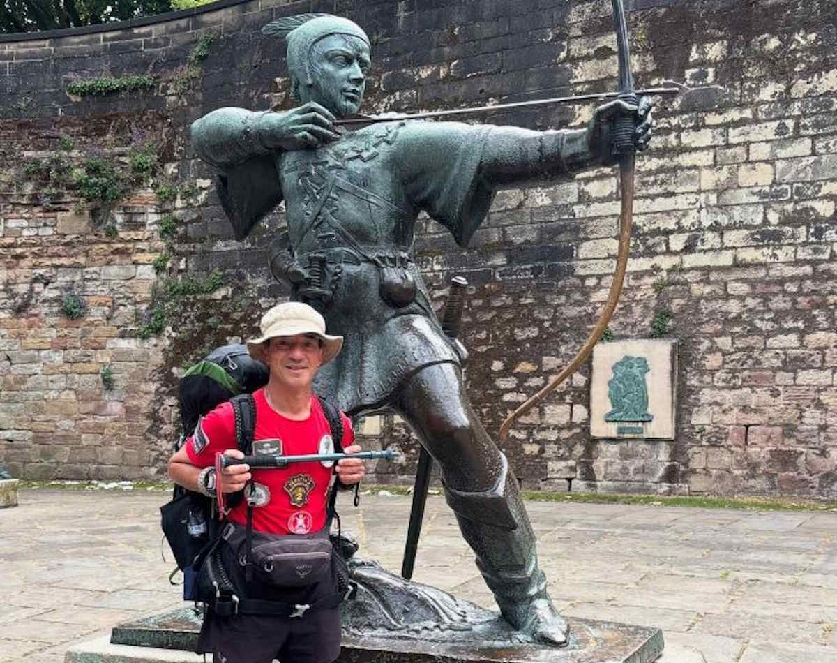 CAPITANO TRABUCCO A NOTTINGHAM. ORMAI VICINO ALLA META. Un patriota in cammino da Roma alla Scozia. A piedi 2600 Km per la Pace e per far luce sulle ferite ancora aperte della nostra Repubblica