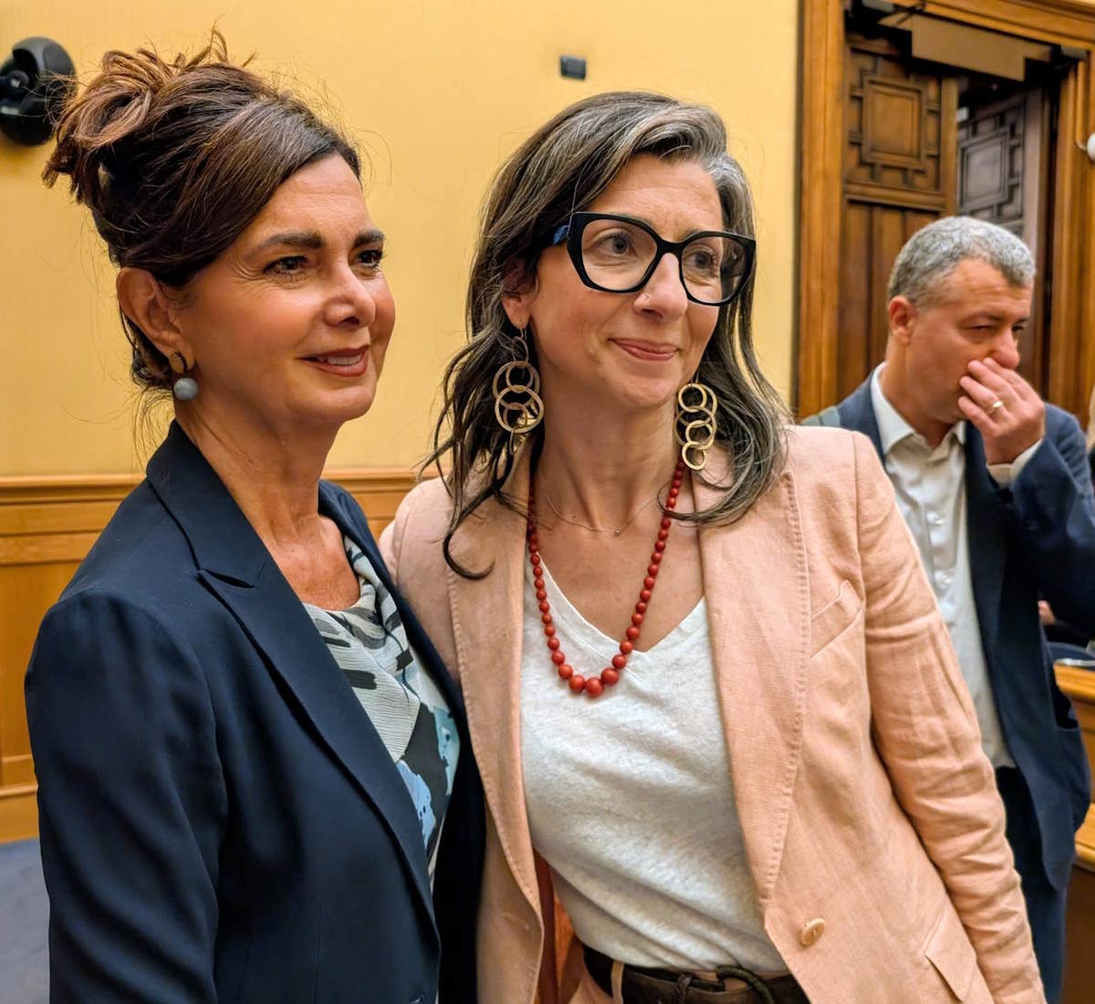 Chi ha paura di Francesca Albanese? Quando denunciare crimini di guerra diventa un reato morale