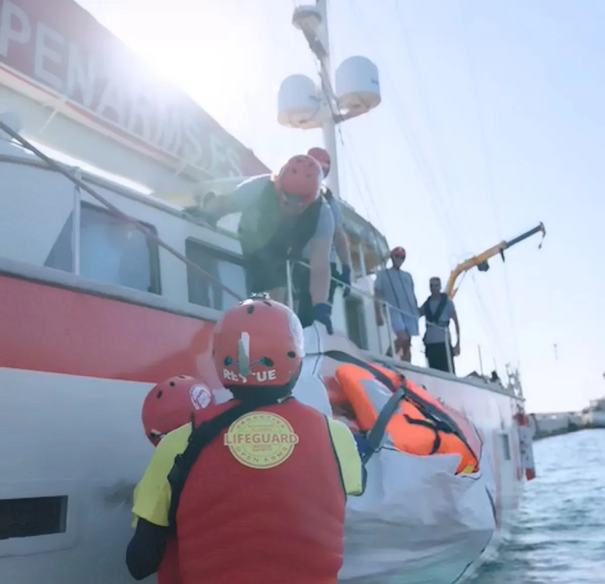 Mediterraneo Centrale, 51 migranti soccorsi da Open Arms: tra loro neonati e donne incinte