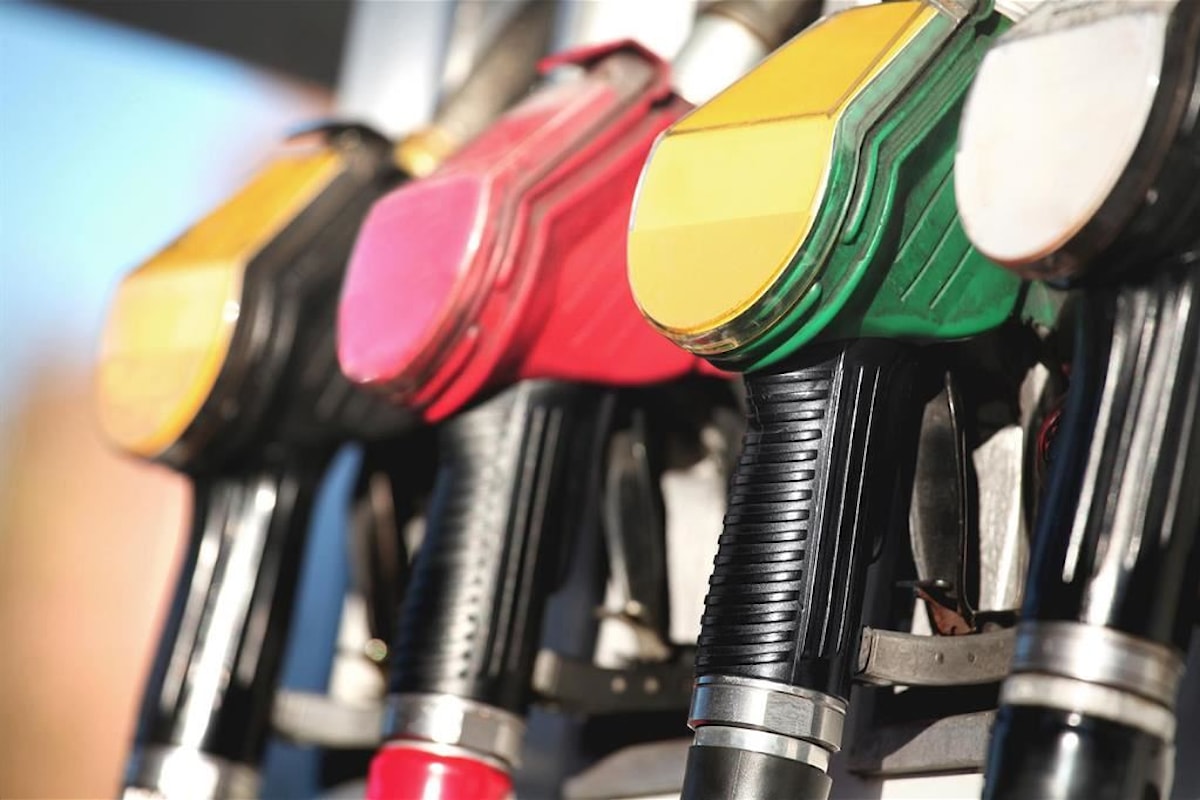 Nel 2023 38,1 miliardi sono andati all'erario per l’acquisto di benzina e gasolio auto