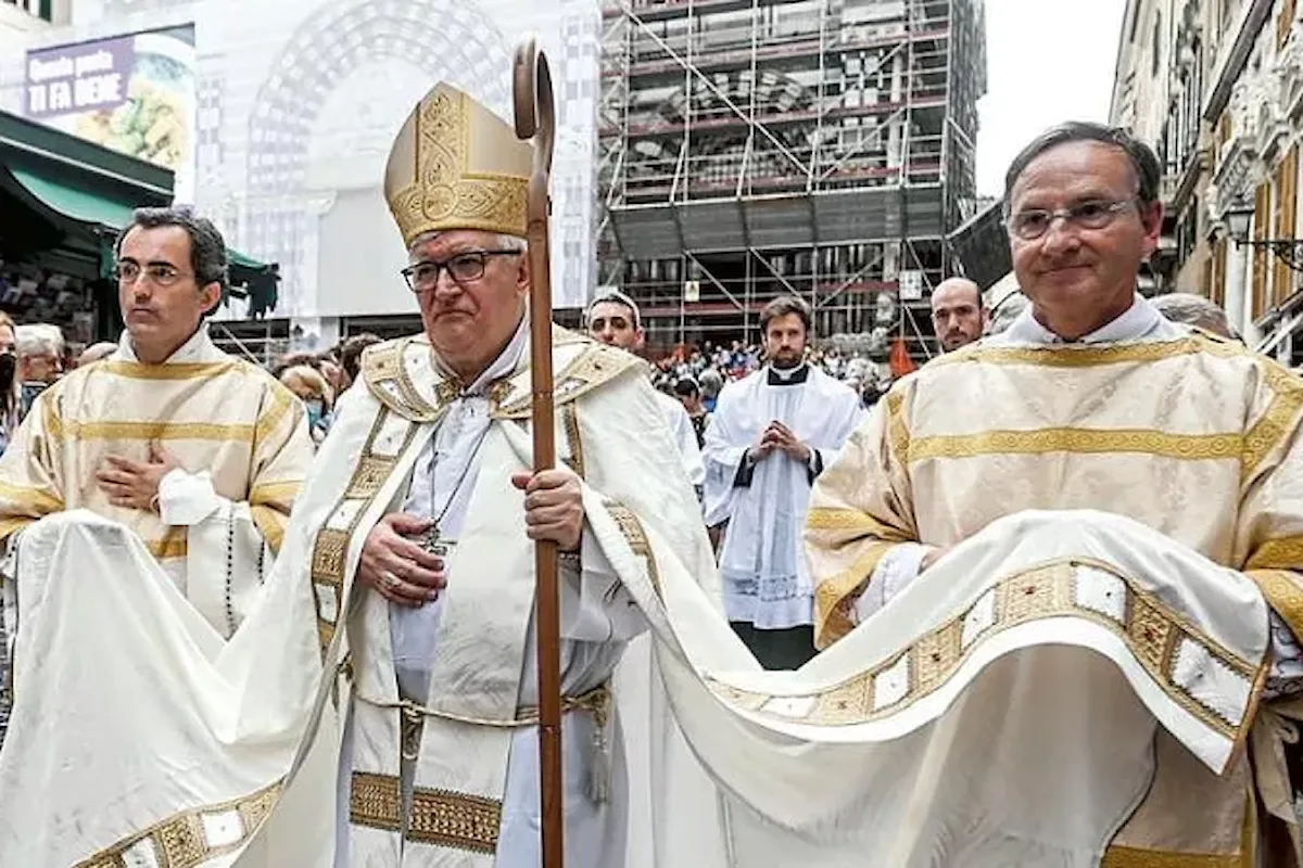 Genova, rivoluzione a Messa: “Verso celebrazioni senza prete all’altare”: e i preti sposati? Ancora discriminati
