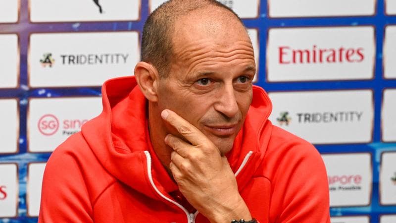 Il Milan torna in campo tre giorni dopo la sfida contro l'Arsenal. Questa volta i rossoneri se la vedranno a Hong Kong con il Liverpool