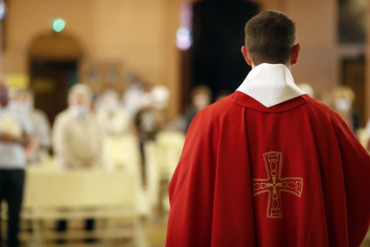 Papa Francesco dimette prete locarnese condannato a 4 anni di detenzione per reati sessuali e consumo di sostanze stupefacenti