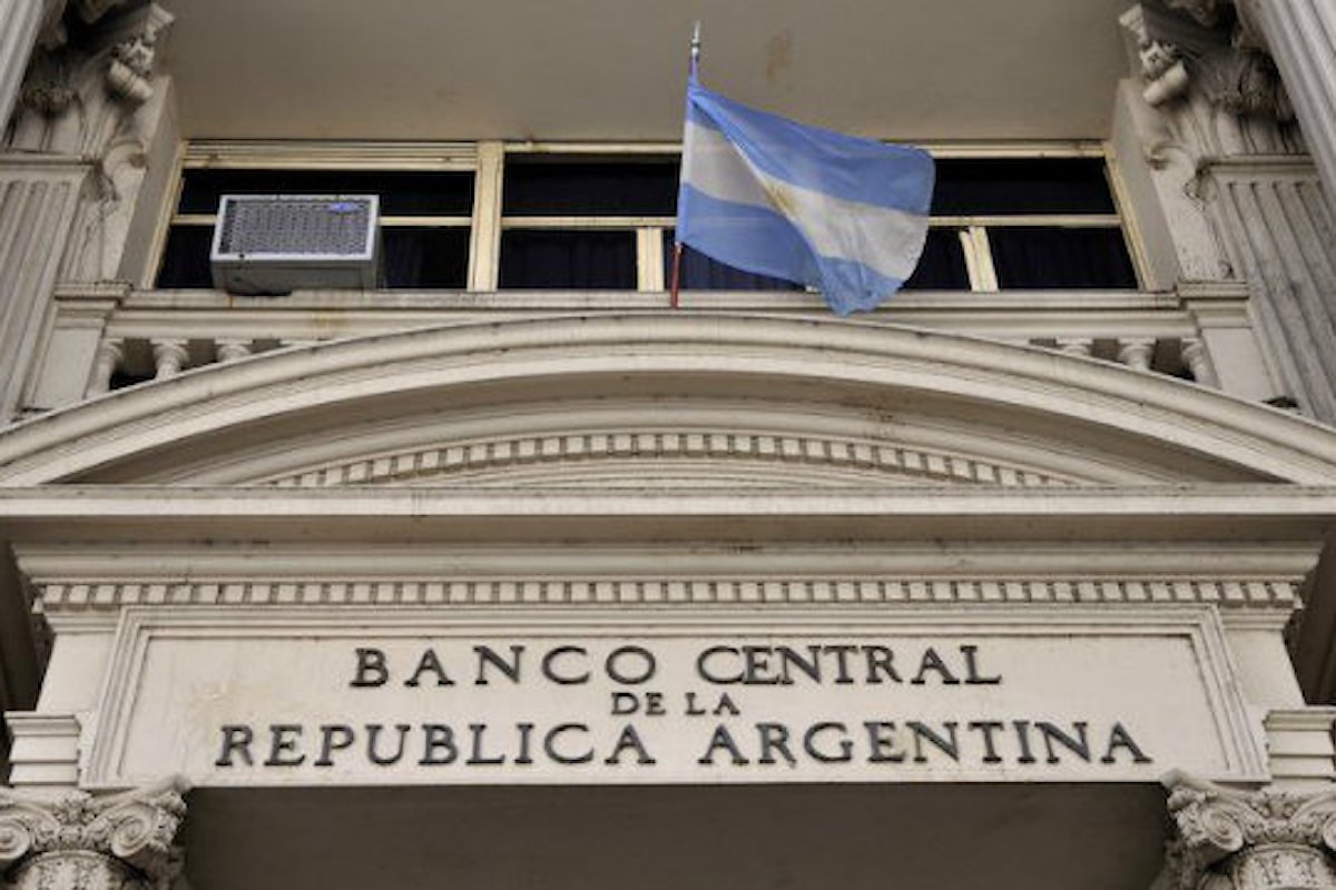 Caos Argentina, la BCRA vara un aumento choc del costo del denaro