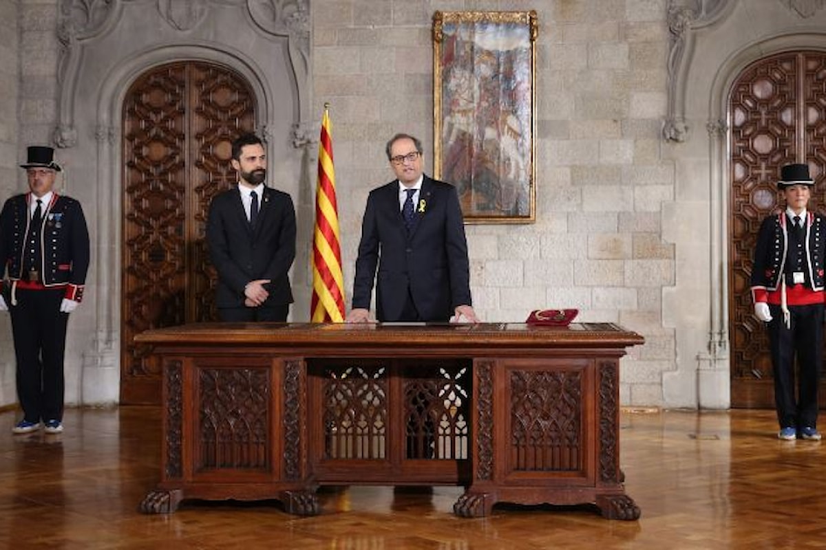 Quim Torra giura fedeltà al popolo catalano ma non alla Costituzione spagnola