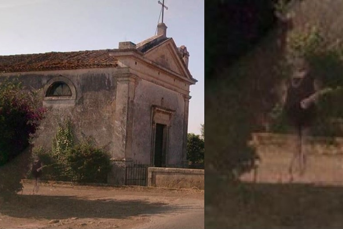 Foto di una chiesa di campagna a Siracusa con il fantasma di una bambina