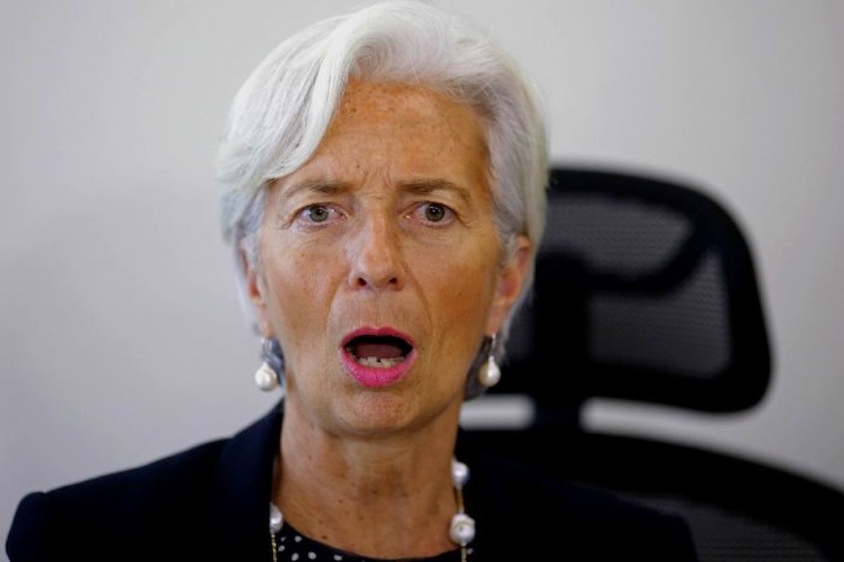Christine Lagarde minaccia di ritirare il FMI dal piano di salvataggio se il debito della Grecia non sarà ristrutturato