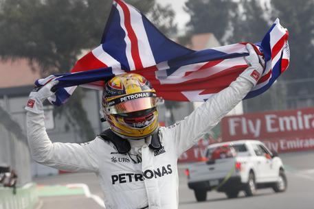 F1 pagelle GP Messico: Hamilton campione da doppiato, Vettel pazzesco, Verstappen sempre al limite