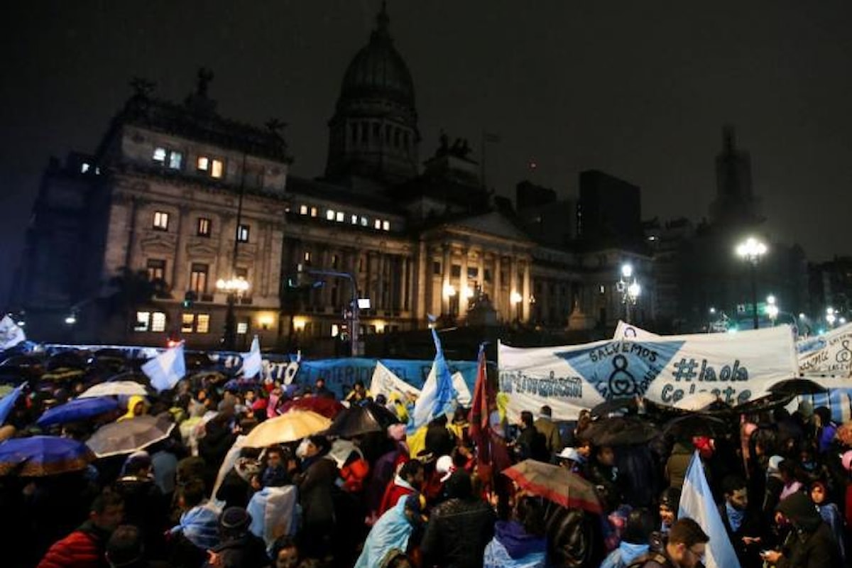 Il Senato respinge la legalizzazione dell'aborto in Argentina